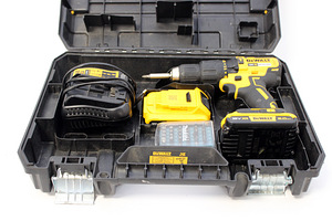 Dewalt DCD778 + aku 2.0Ah (2 foto / 2)