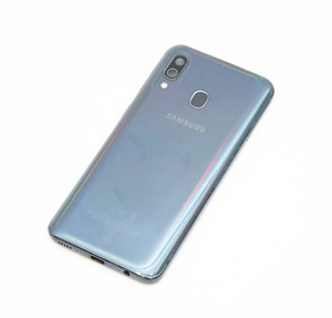 Samsung Galaxy A40 64GB (2 foto / 3)