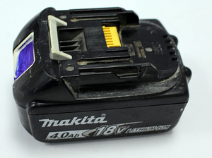Makita 18V 4Ah (2 foto / 2)