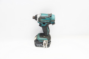 Makita DTD152 + 4.ah (2 foto / 2)