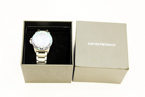 Emporio Armani World Explorer AR11589 (2 foto / 2)