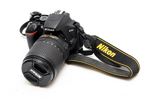 Nikon D3500 + Nikon AF-S DX Nikkor 18-140mm f/3.5-5.6G ED VR (2 foto / 2)