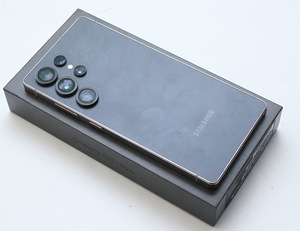 Samsung Galaxy S25 ultra 512GB (3 foto / 3)