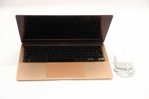Macbook Air M1 2020 (2 foto / 3)