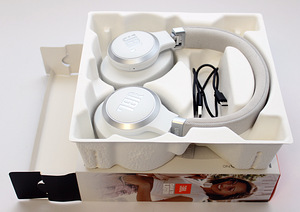 JBL Live 770NC (2 foto / 3)