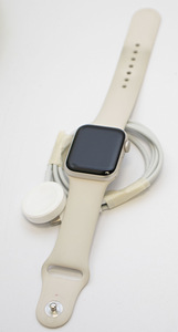 Apple Watch SE 40mm GPS (2 foto / 2)