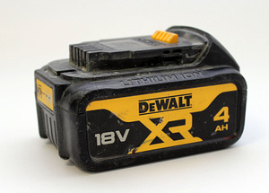 DeWalt 18V 4.0Ah aku (2 foto / 2)