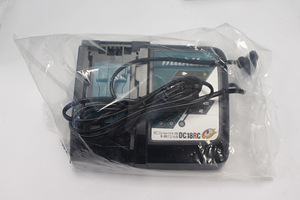 Makita DC18RC (1 foto / 2)