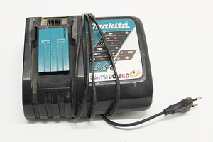 Makita DC18RC (2 foto / 2)