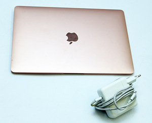 Macbook Air 13-inch 2020 (3 foto / 3)