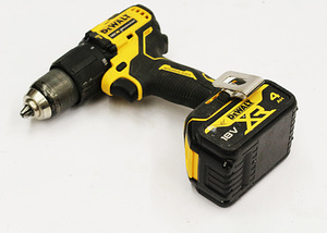 DeWalt DCD709 + DeWalt DCB1104 + DeWalt 4.0Ah 18V (2 foto / 3)