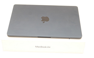 MacBook Air (13-inch, M4, 2025) (3 foto / 3)