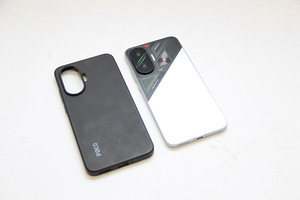 Poco F7 256GB (3 foto / 3)