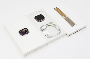 Apple Watch Ultra 2 (2 фото из 2)