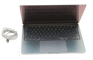 MacBook Air (13-inch, M3, 2024) (1 foto / 2)