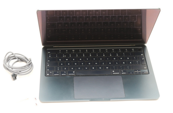 MacBook Air (13-inch, M3, 2024)