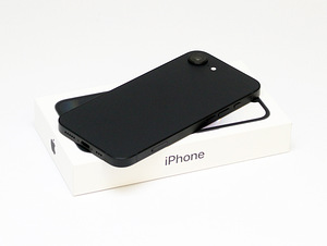 iPhone 16e 128GB 6,1 tolli 48MP (3 foto / 3)