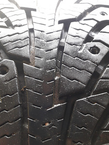 Зимние шины 205/75/R16C Nokian C (8 фото из 8)