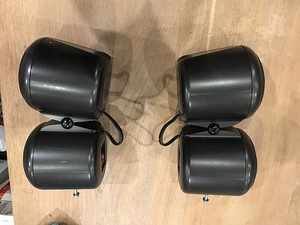 Задние колонки Technics (2 фото из 3)