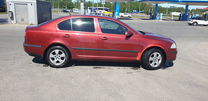 MÜÜA ŠKODA OCTAVIIA 1.6 BENSIIN, 2008. AASTA (10 foto / 12)
