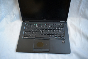 Intel i7, DELL, 8 GB, uus SSD, taustvalgustusega klaviatuur (2 foto / 6)