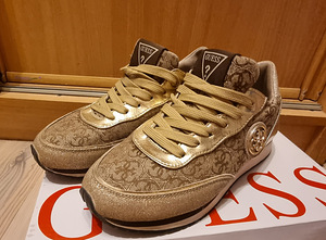 GUESS Vabaajajalatsid, s:36 (3 foto / 8)