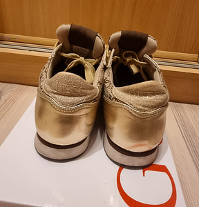 GUESS Vabaajajalatsid, s:36 (7 foto / 8)