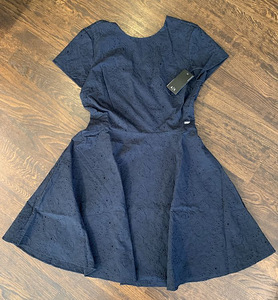 Armani Exchange платье (7 фото из 7)