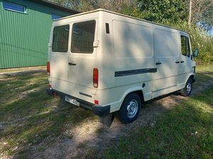Mercedes benz 207d (2 foto / 6)