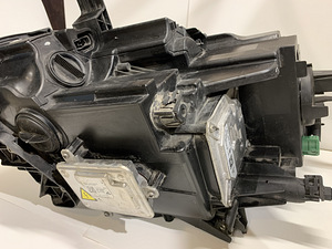 Alfa Romeo Giulietta Bi-Xenon Esituli Parem (OEM) (3 foto / 9)