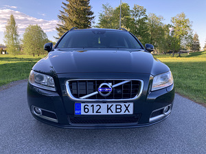 Volvo V70 D4 momentum (3 foto / 10)