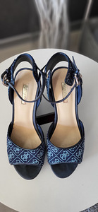 Guess р.36 (5 фото из 5)