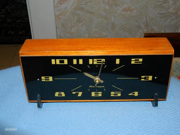Nõukogude mehaaniline tabeli kellad (foto #1)