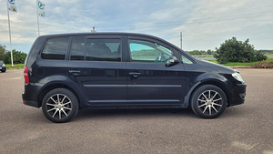 VOLKSWAGEN TOURAN 1.9 TDI (3 foto / 10)