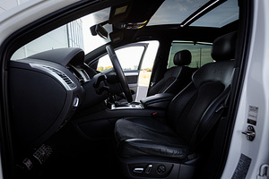 Audi Q7 S-Line Plus FACELIFT (11 foto / 15)