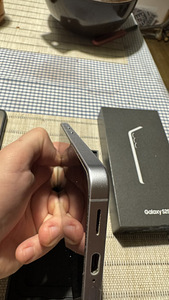 Samsung Galaxy S25 256GB (valge) – väga heas korras (4 foto / 5)