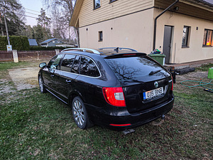 Skoda Superb 2.0 125 кВт (5 фото из 13)