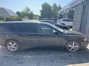 Volvo v70 2.4 120kw (3 foto / 7)