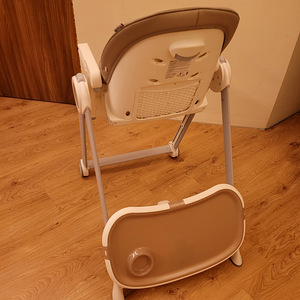 Стул для кормления Britton (3 фото из 4)