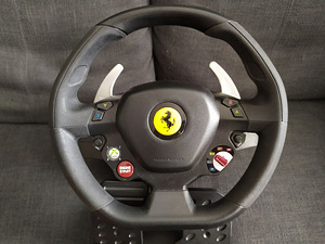 Thrustmaster Ferrari 458 руль (2 фото из 3)