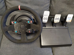 Thrustmaster T300 Ferrari 599XX EVO Alcantara roolikomplekt (2 foto / 6)