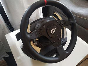 Kvaliteetne Thrustmaster T500RS rool (1 foto / 9)