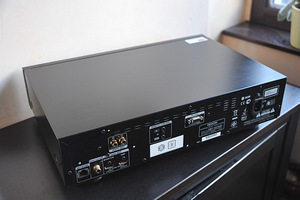 Denon DBT-3313UD Blu-ray/DVD/CD-плеер (4 фото из 5)