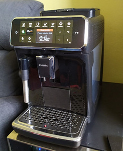 Kohvimasin PHILIPS EP4321/50 LatteGo (1 foto / 8)