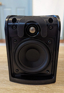 Tannoy TFX surround kõlarid jalgadega (4 foto / 4)