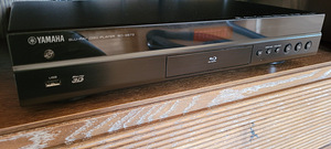Yamaha BD-S673 Blu-ray плеер (3 фото из 5)