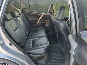 Autorent Rav4 COMFORT Hybrid/LPG BOLT FORUS UBER (7 foto / 10)