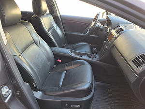 Toyota Avensis Premium (12 foto / 15)