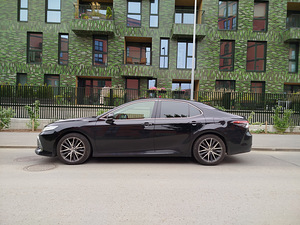 Toyota Camry 2022 Hybrid (4 foto / 15)