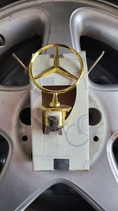 Mercedes benz kapoti märk